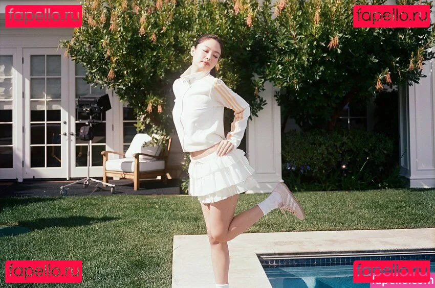 Jennie | BLΛƆKPIИK Onlyfans Photo Gallery 