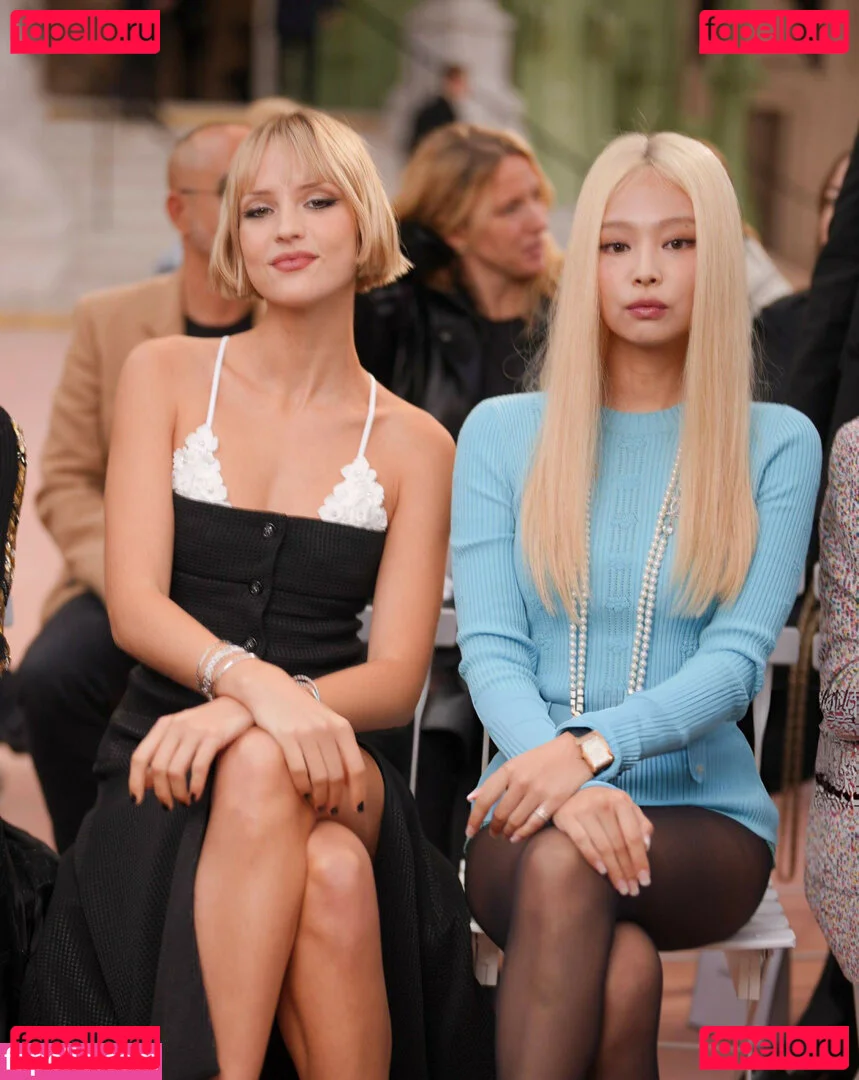 Jennie | BLΛƆKPIИK Onlyfans Photo Gallery 