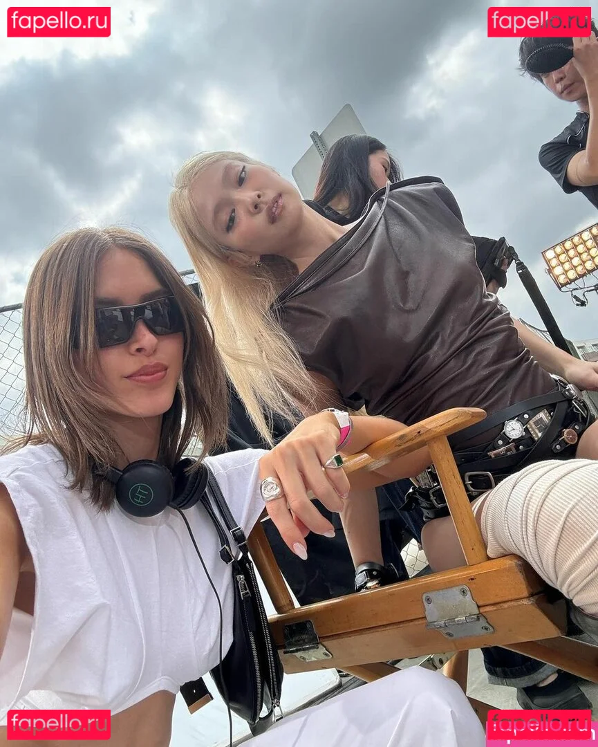 Jennie | BLΛƆKPIИK Onlyfans Photo Gallery 