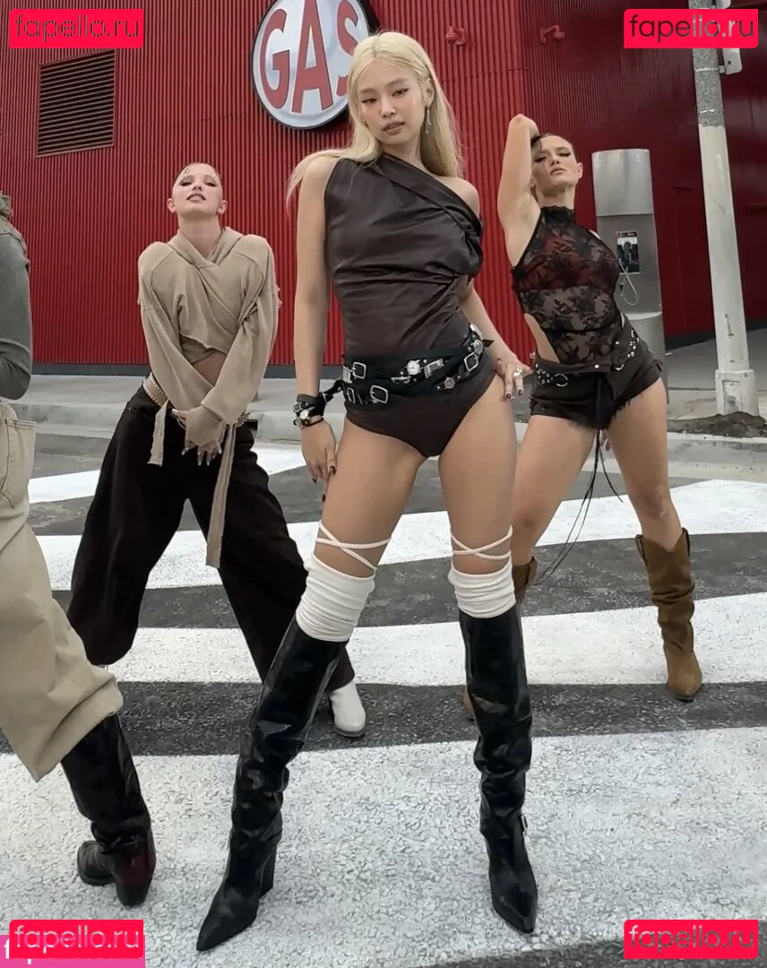 Jennie | BLΛƆKPIИK Onlyfans Photo Gallery 