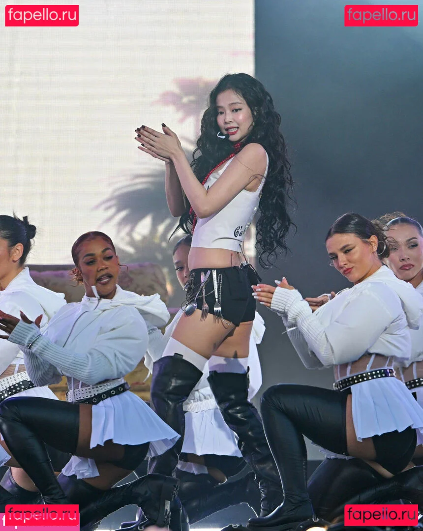 Jennie | BLΛƆKPIИK Onlyfans Photo Gallery 