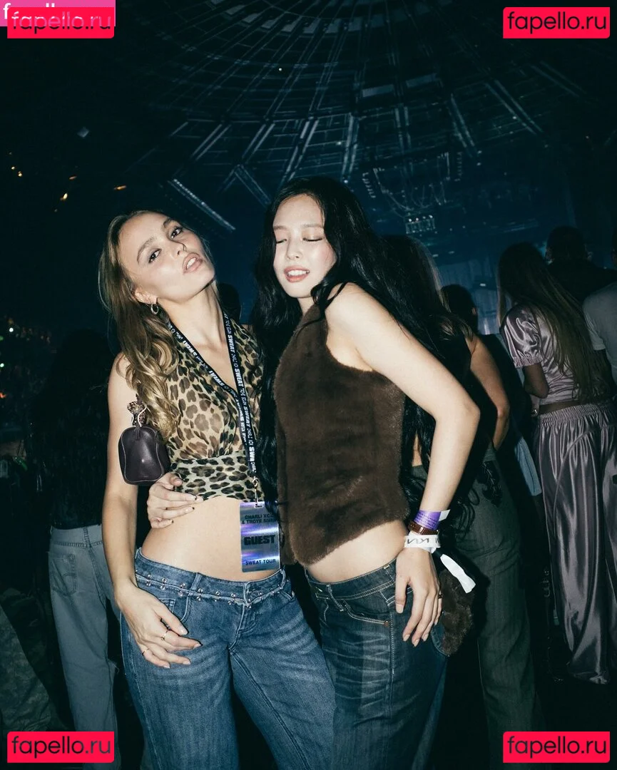 Jennie | BLΛƆKPIИK Onlyfans Photo Gallery 