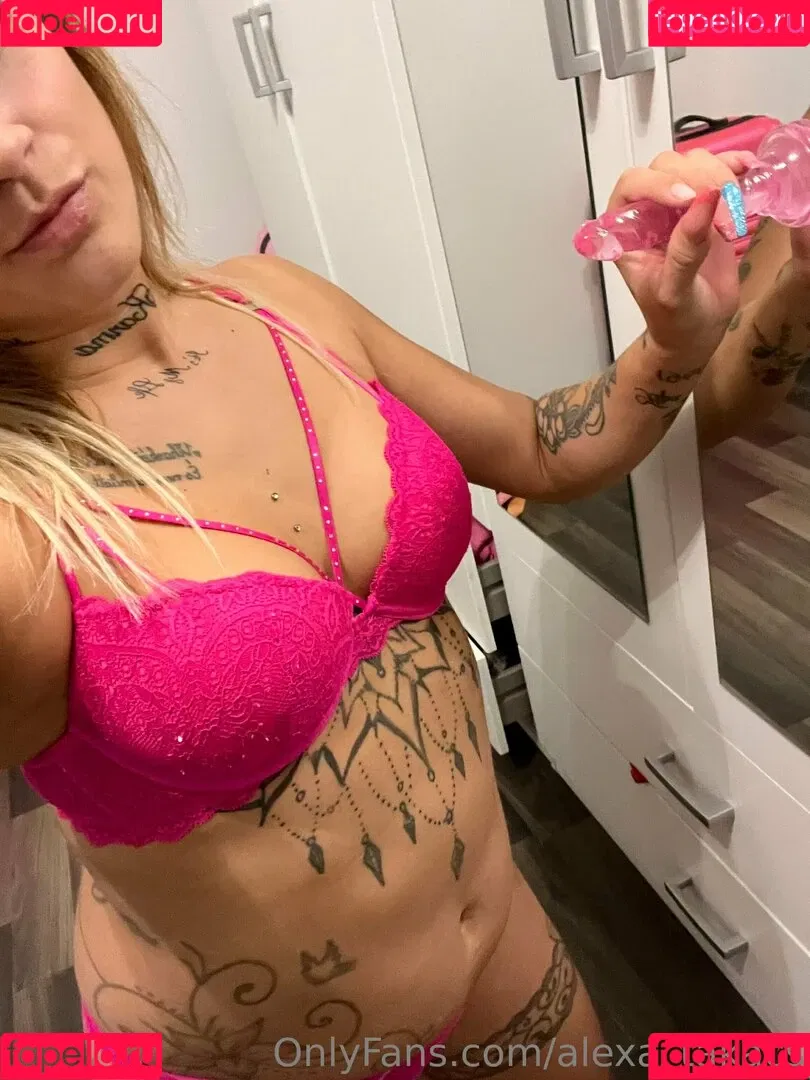 alexa_takacs Onlyfans Photo Gallery 