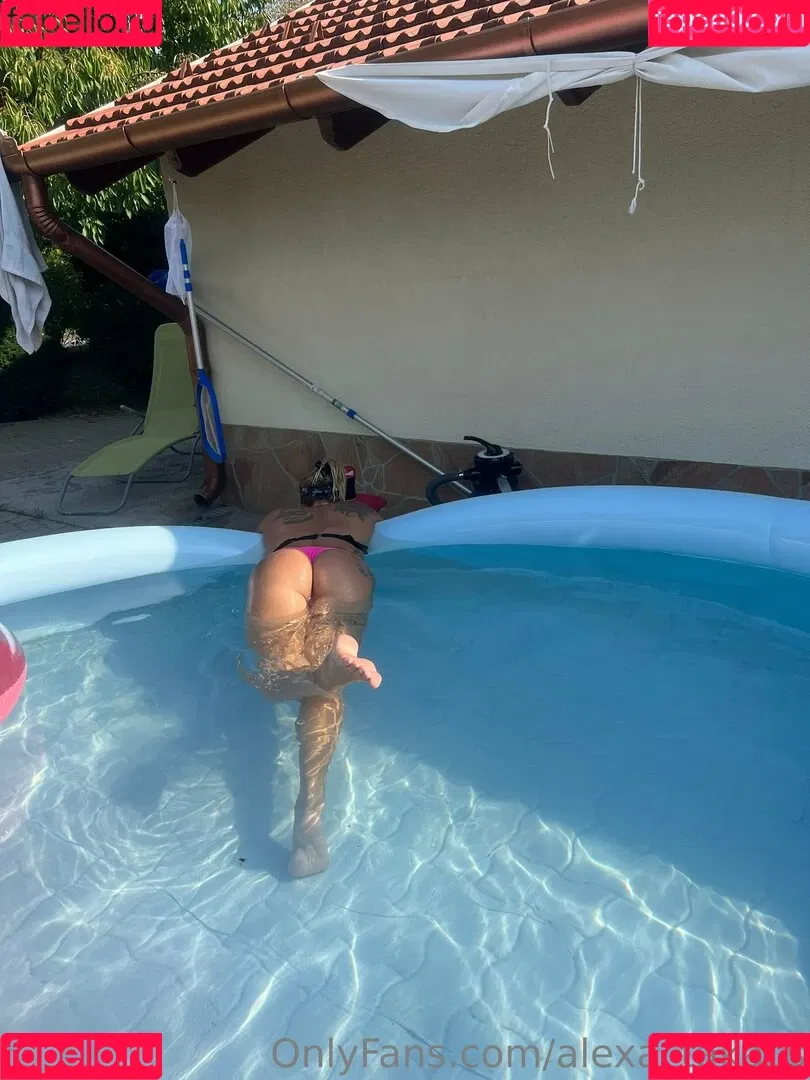 alexa_takacs Onlyfans Photo Gallery 
