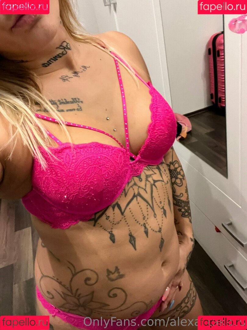 alexa_takacs Onlyfans Photo Gallery 