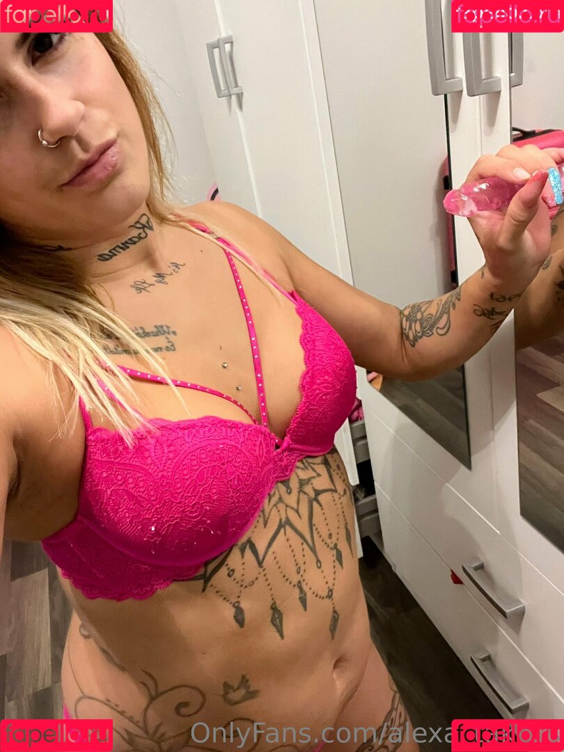 alexa_takacs Onlyfans Photo Gallery 