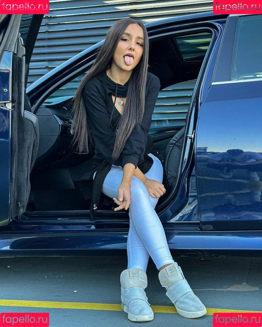 Yaslimeee Onlyfans Photo Gallery 