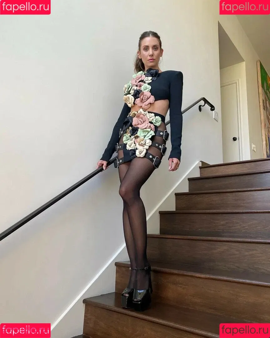 Alison Brie Onlyfans Photo Gallery 