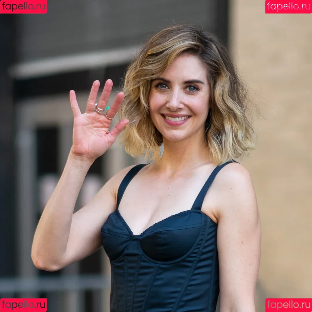 Alison Brie Onlyfans Photo Gallery 