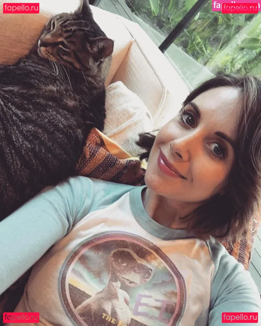 Alison Brie Onlyfans Photo Gallery 