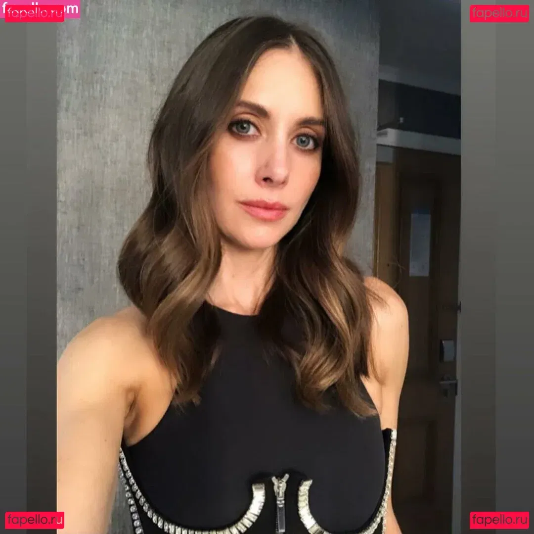 Alison Brie Onlyfans Photo Gallery 