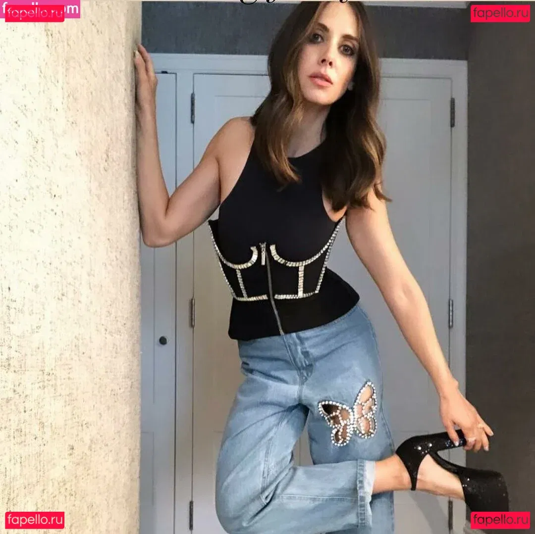 Alison Brie Onlyfans Photo Gallery 