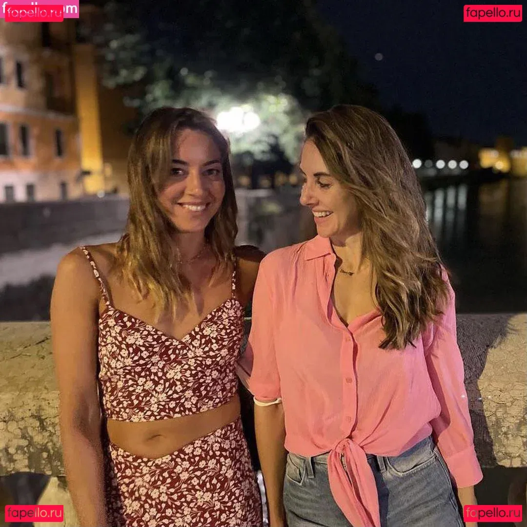 Alison Brie Onlyfans Photo Gallery 