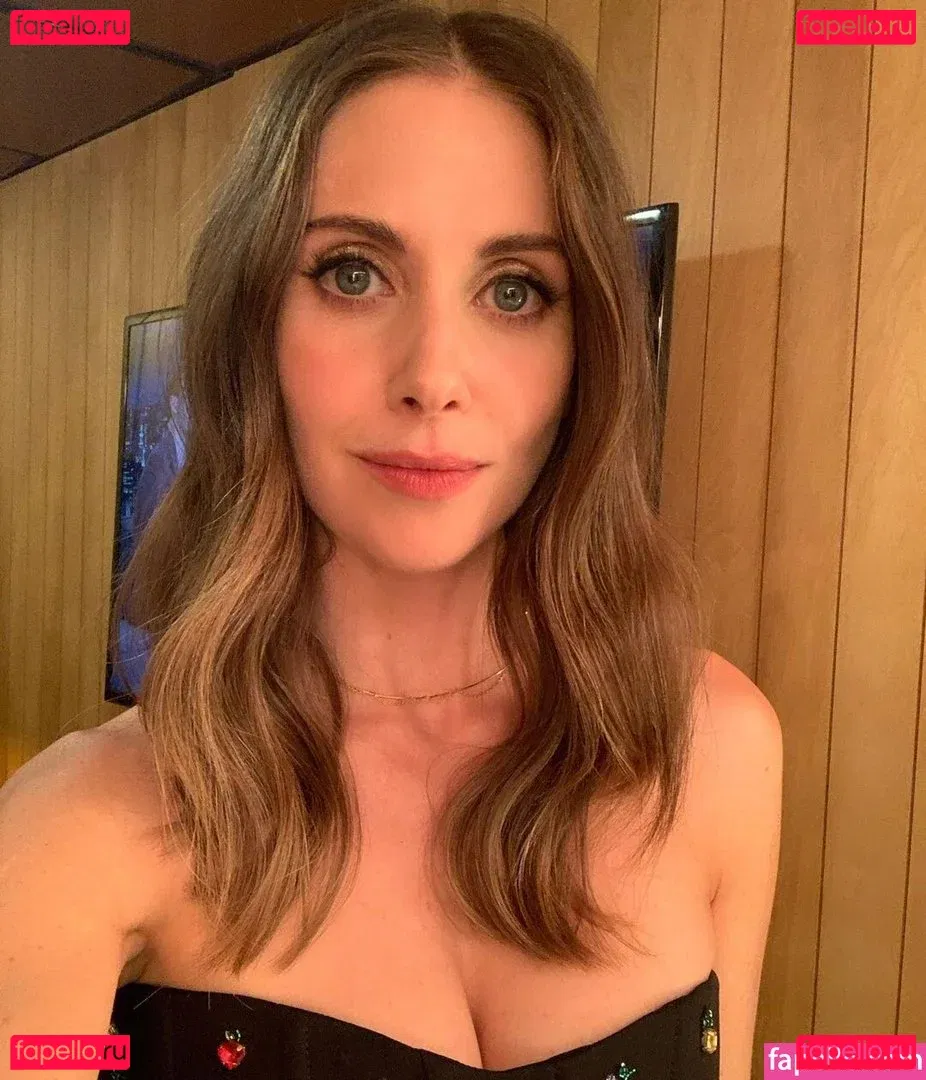 Alison Brie Onlyfans Photo Gallery 