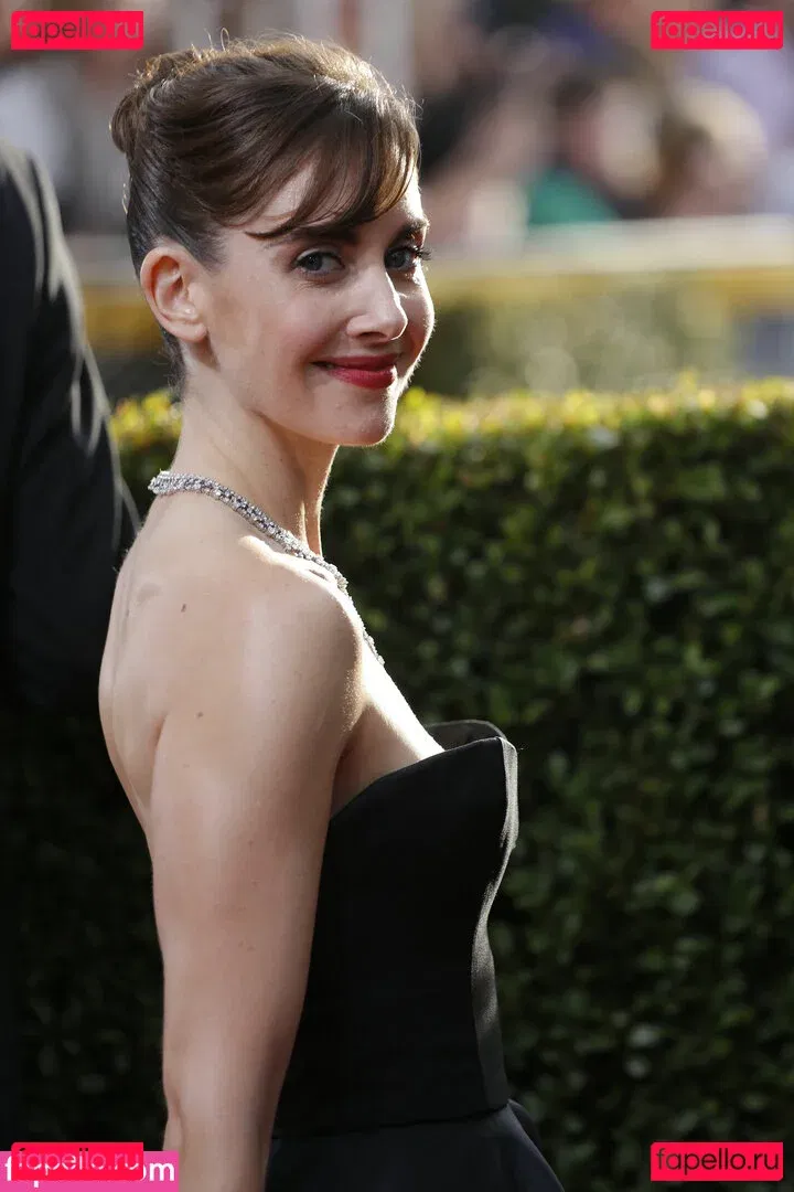 Alison Brie Onlyfans Photo Gallery 