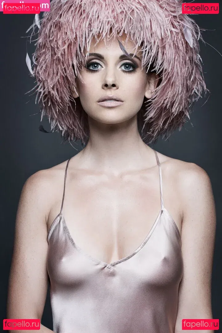 Alison Brie Onlyfans Photo Gallery 