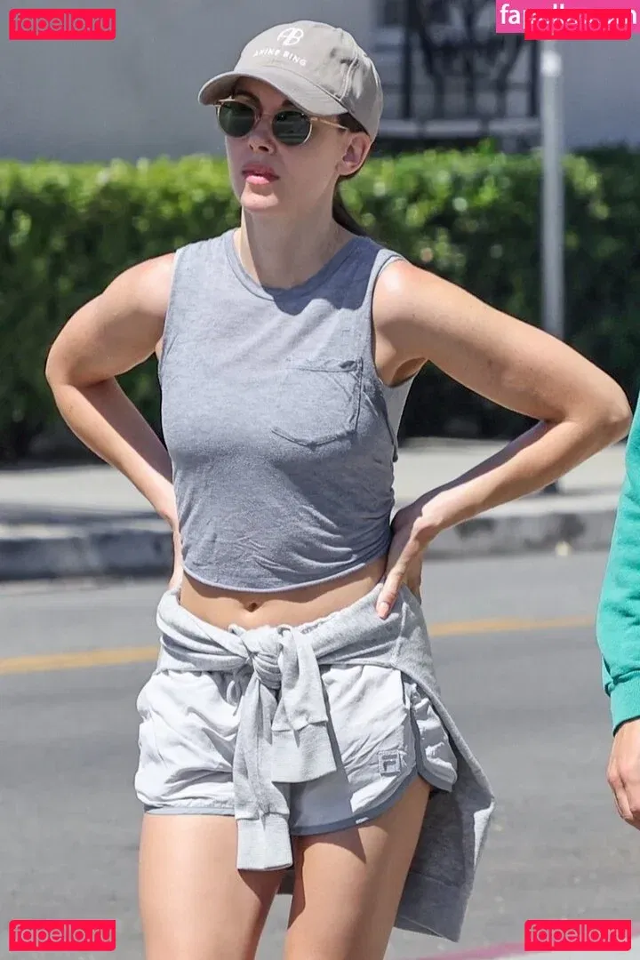 Alison Brie Onlyfans Photo Gallery 