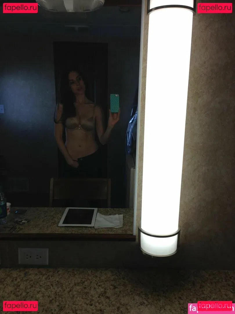 Alison Brie Onlyfans Photo Gallery 