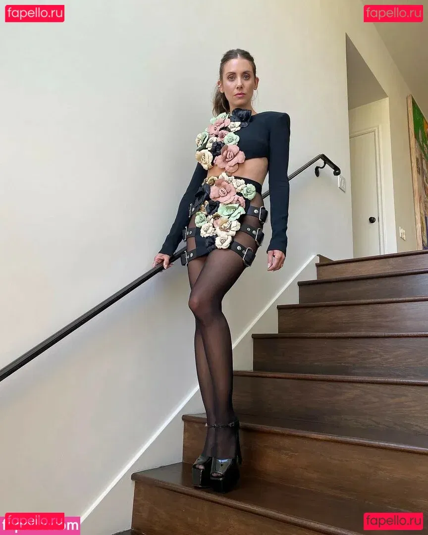 Alison Brie Onlyfans Photo Gallery 