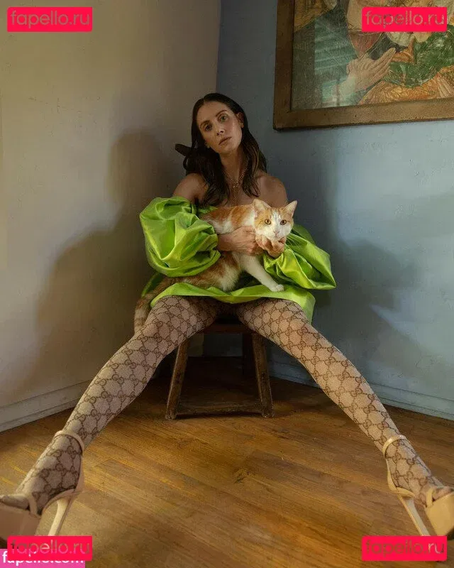 Alison Brie Onlyfans Photo Gallery 