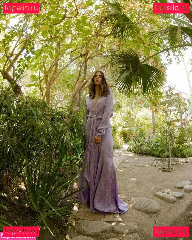 Alison Brie Onlyfans Photo Gallery 