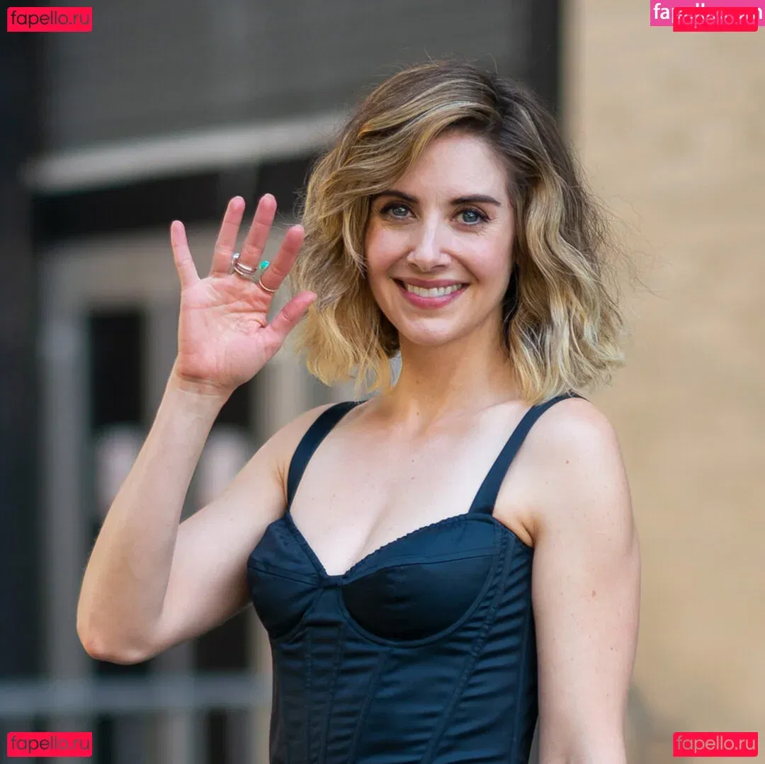Alison Brie Onlyfans Photo Gallery 