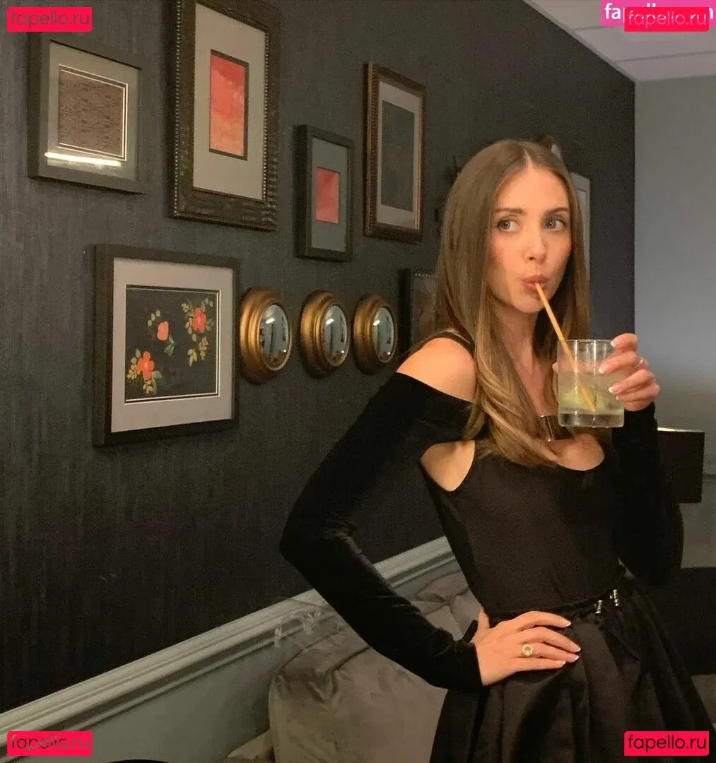 Alison Brie Onlyfans Photo Gallery 