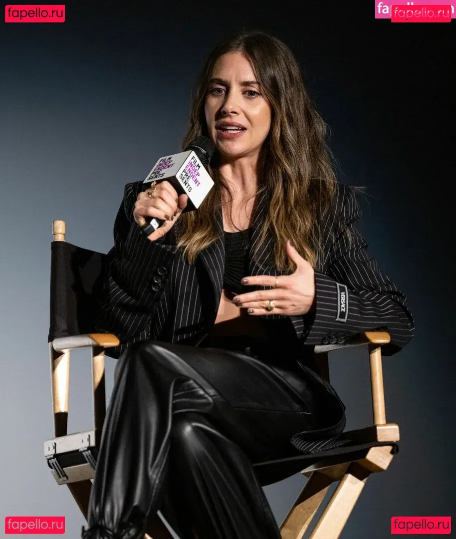 Alison Brie Onlyfans Photo Gallery 