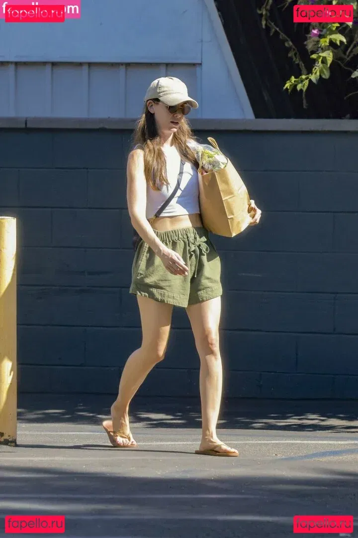 Alison Brie Onlyfans Photo Gallery 