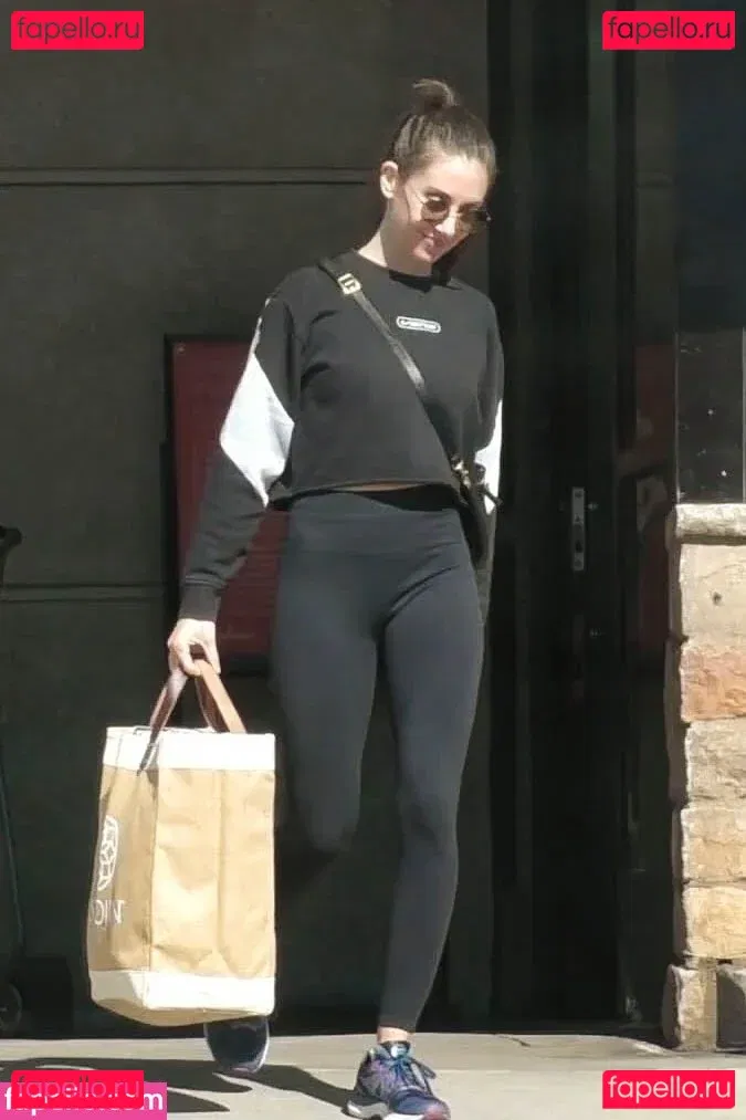 Alison Brie Onlyfans Photo Gallery 