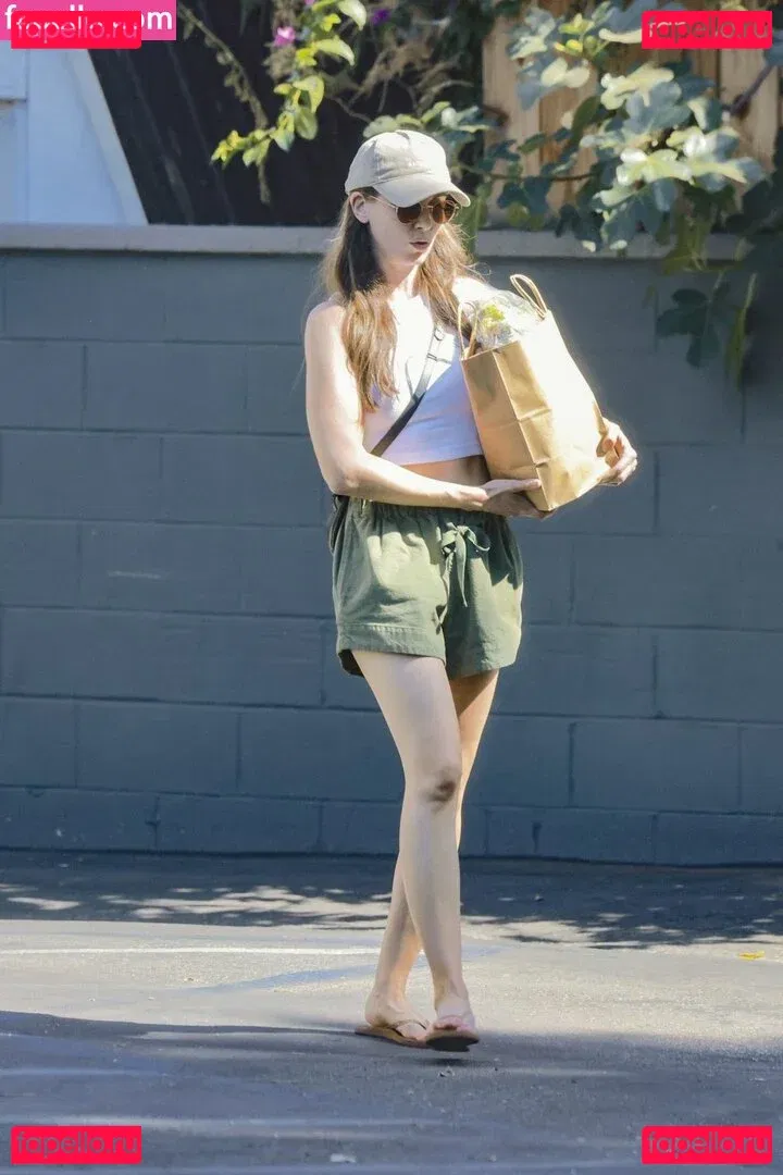 Alison Brie Onlyfans Photo Gallery 