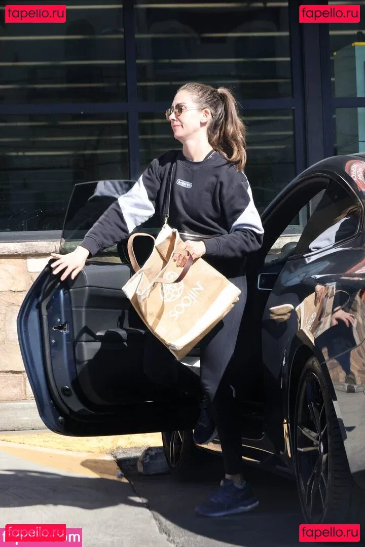 Alison Brie Onlyfans Photo Gallery 