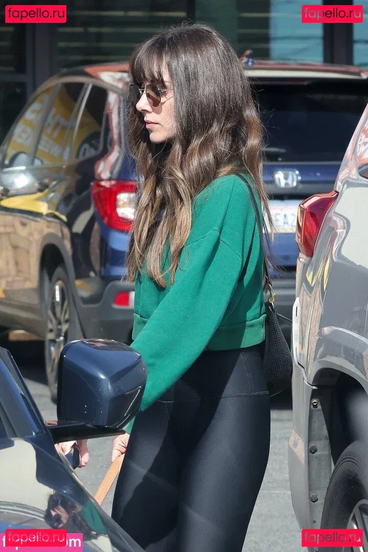 Alison Brie Onlyfans Photo Gallery 