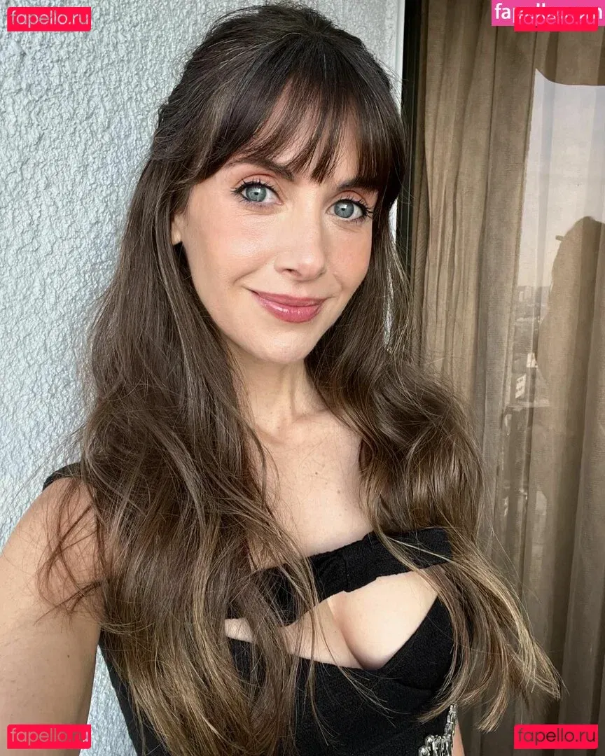 Alison Brie Onlyfans Photo Gallery 