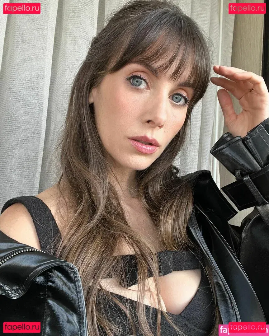Alison Brie Onlyfans Photo Gallery 