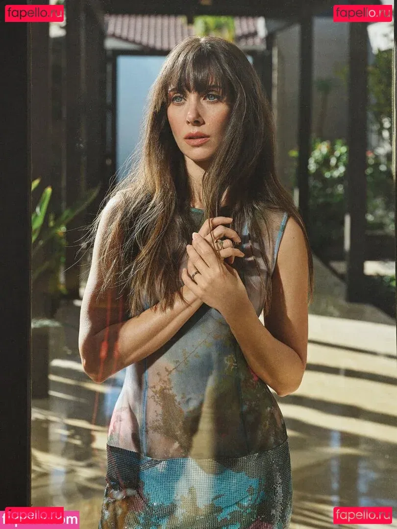 Alison Brie Onlyfans Photo Gallery 