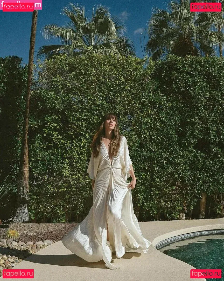 Alison Brie Onlyfans Photo Gallery 