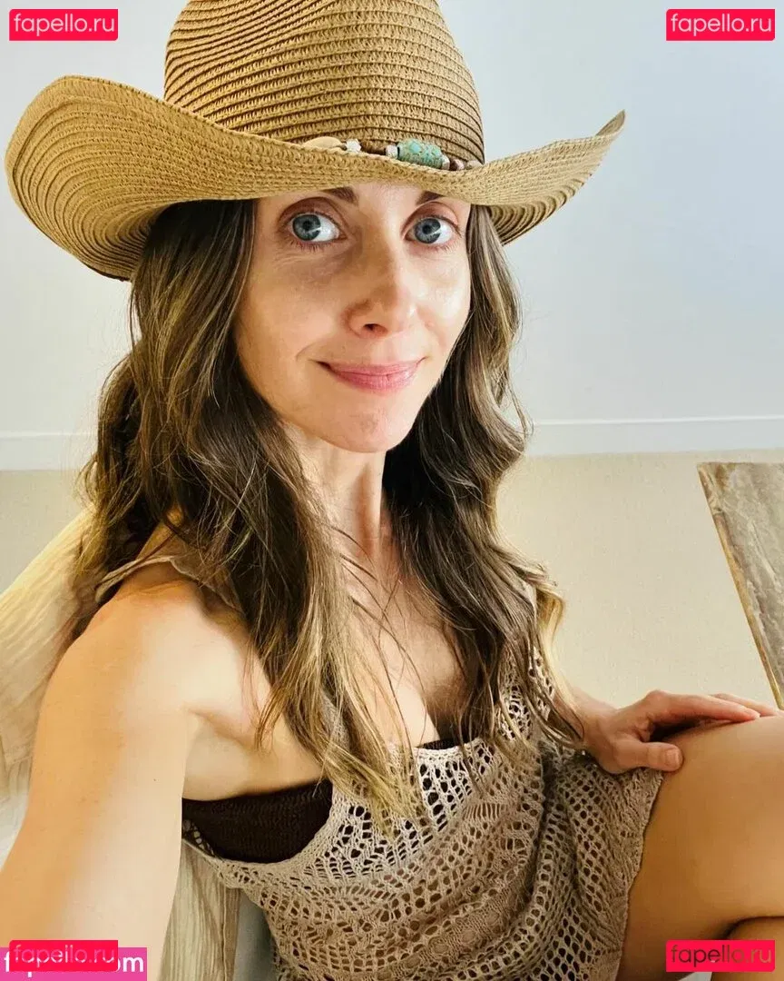 Alison Brie Onlyfans Photo Gallery 