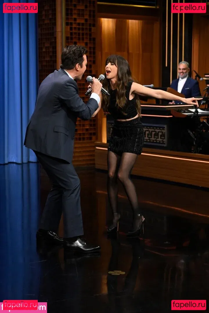 Alison Brie Onlyfans Photo Gallery 