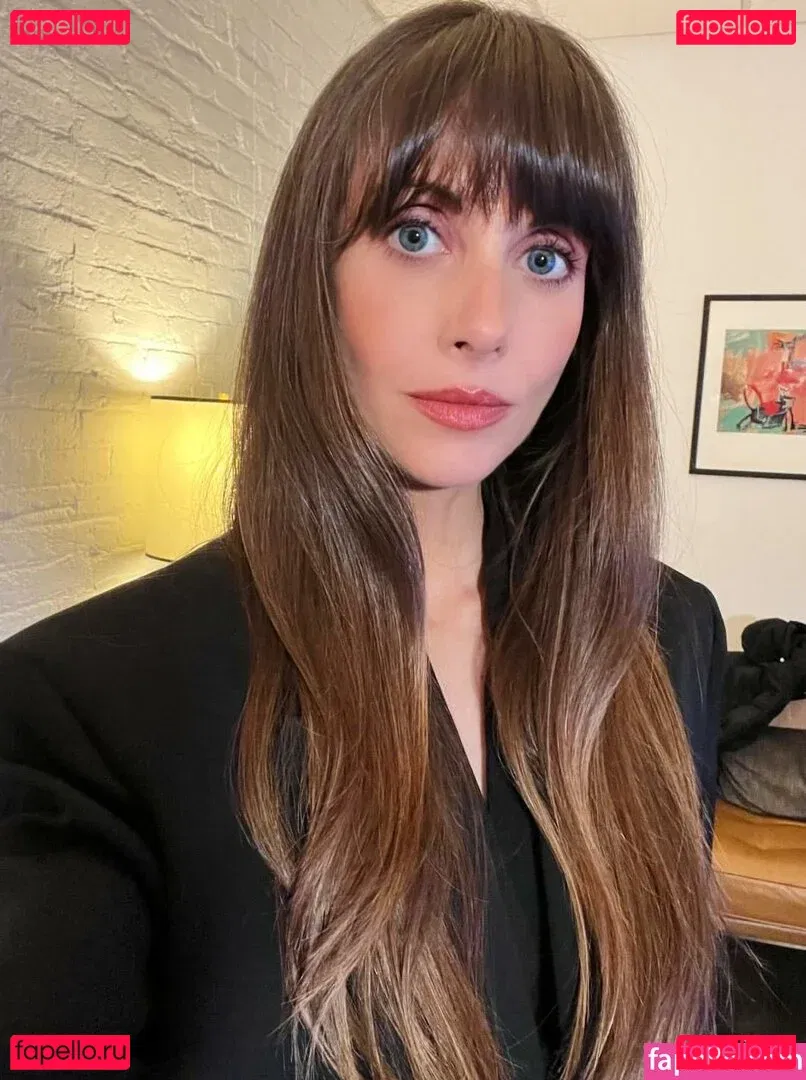 Alison Brie Onlyfans Photo Gallery 