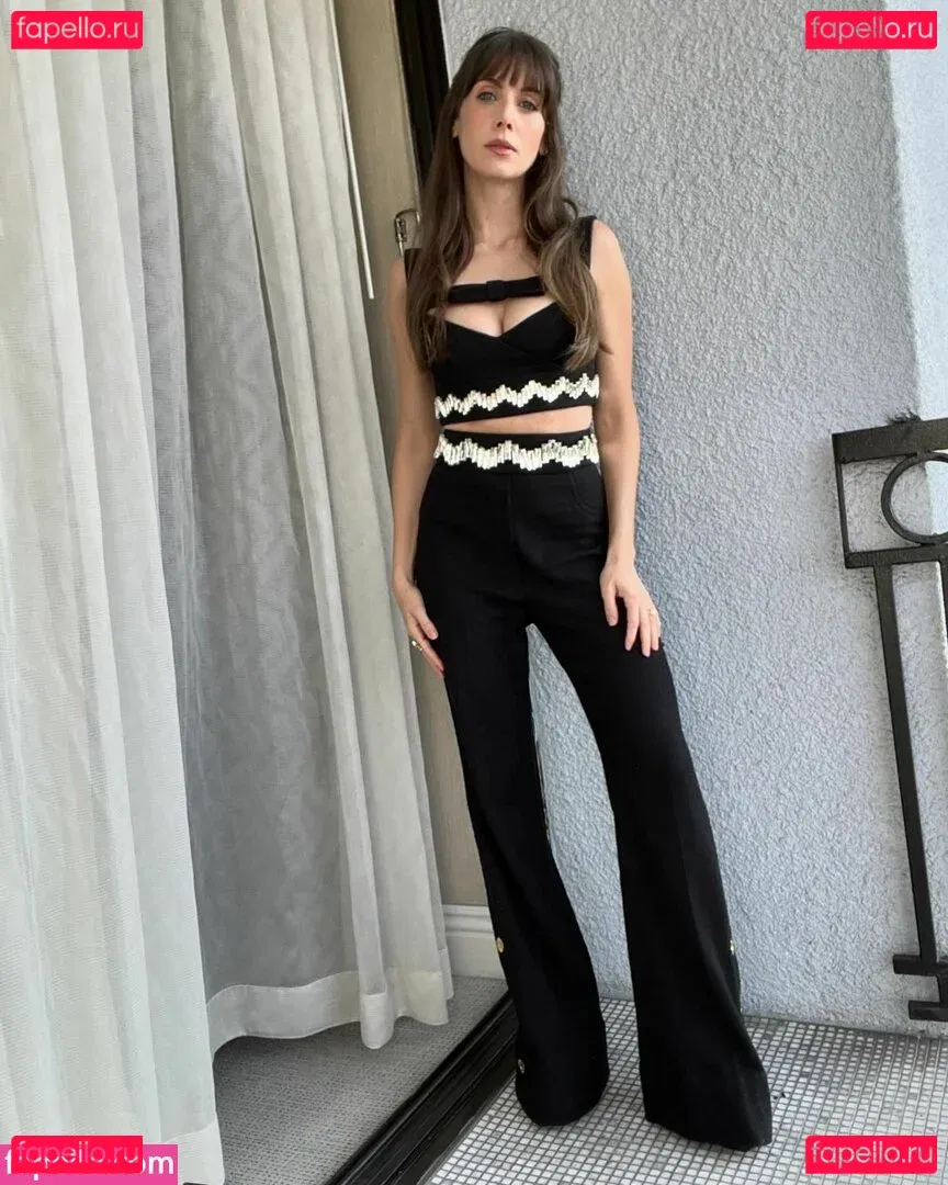 Alison Brie Onlyfans Photo Gallery 