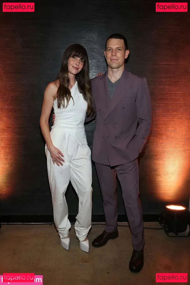 Alison Brie Onlyfans Photo Gallery 