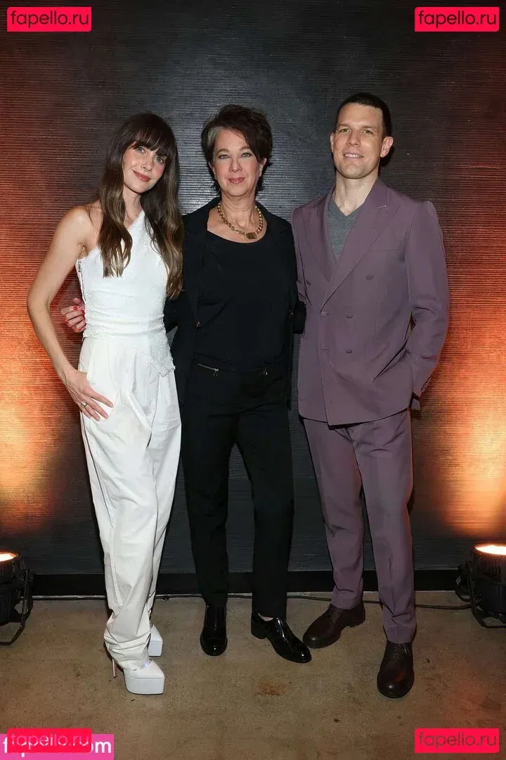 Alison Brie Onlyfans Photo Gallery 