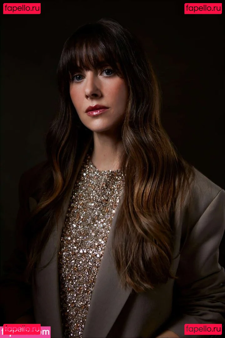 Alison Brie Onlyfans Photo Gallery 