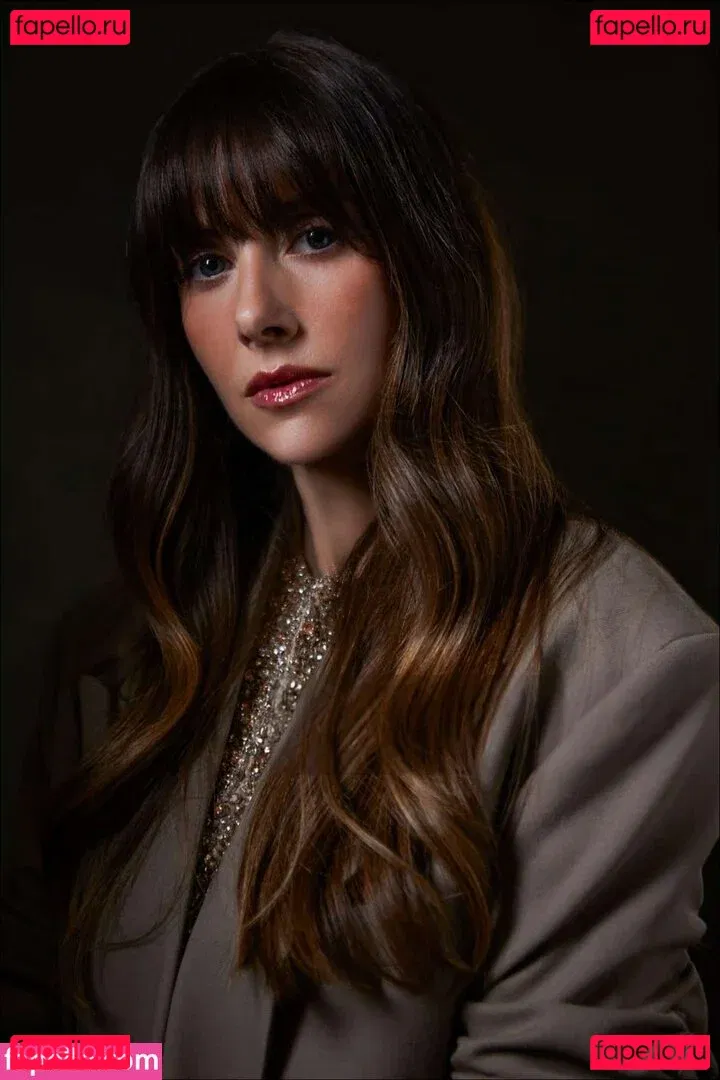 Alison Brie Onlyfans Photo Gallery 