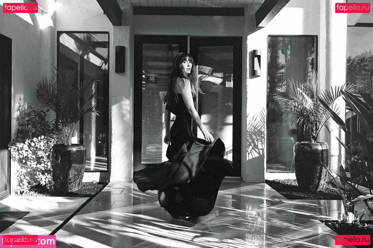 Alison Brie Onlyfans Photo Gallery 