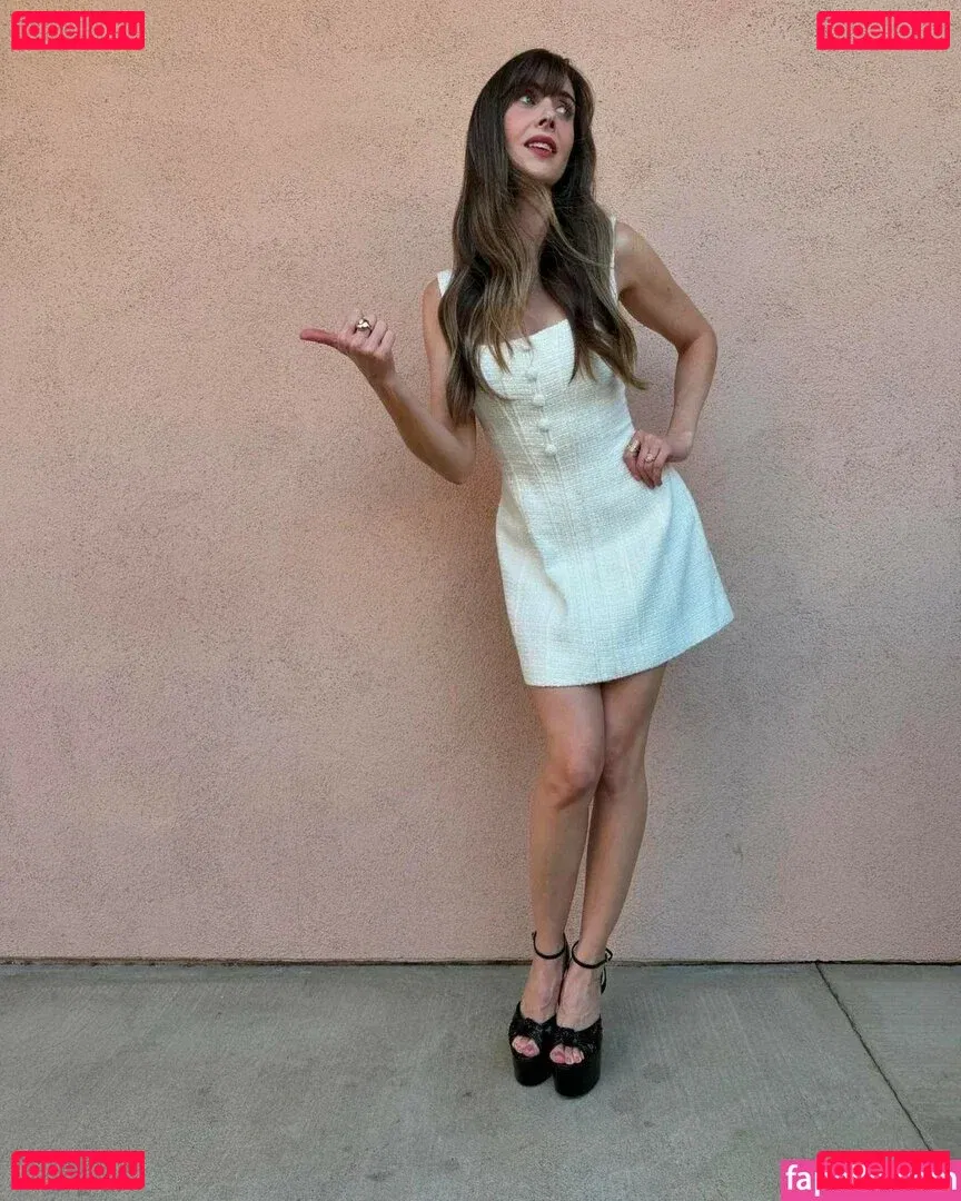 Alison Brie Onlyfans Photo Gallery 