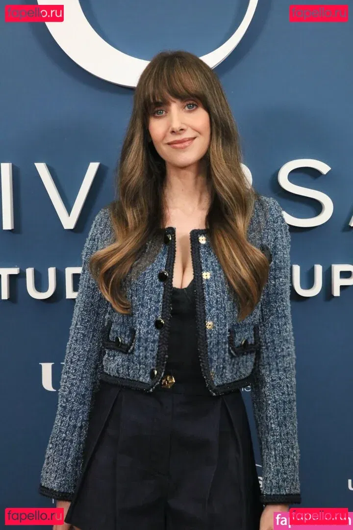 Alison Brie Onlyfans Photo Gallery 