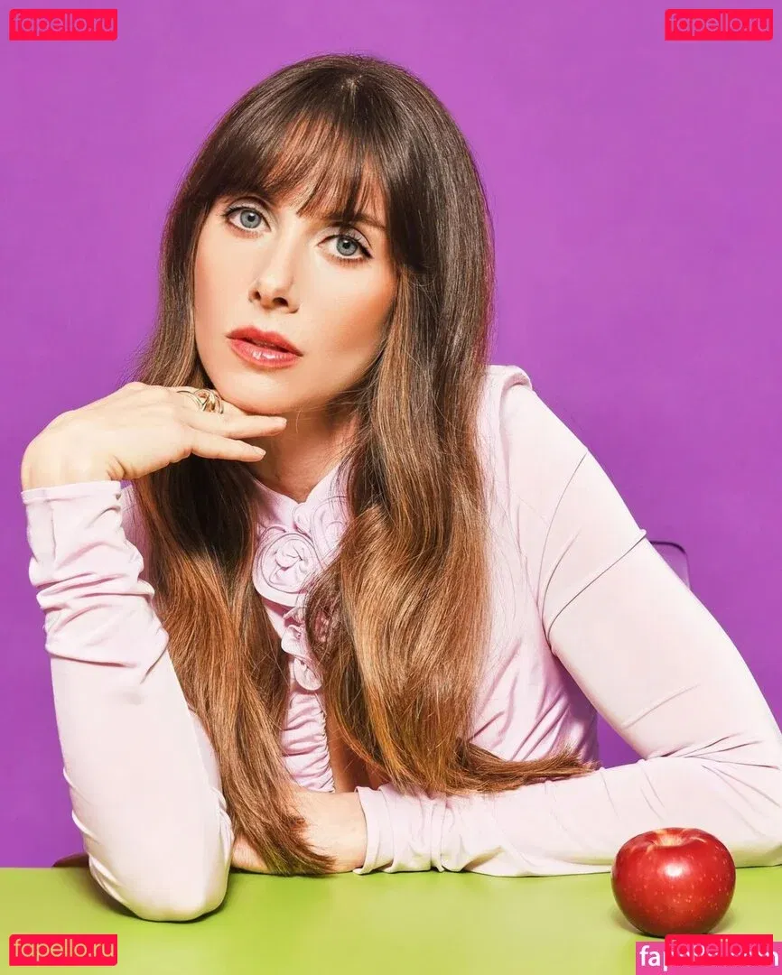 Alison Brie Onlyfans Photo Gallery 