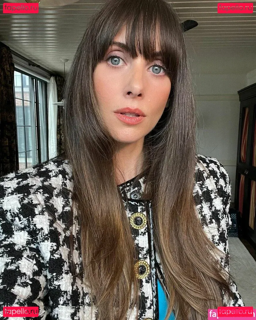 Alison Brie Onlyfans Photo Gallery 